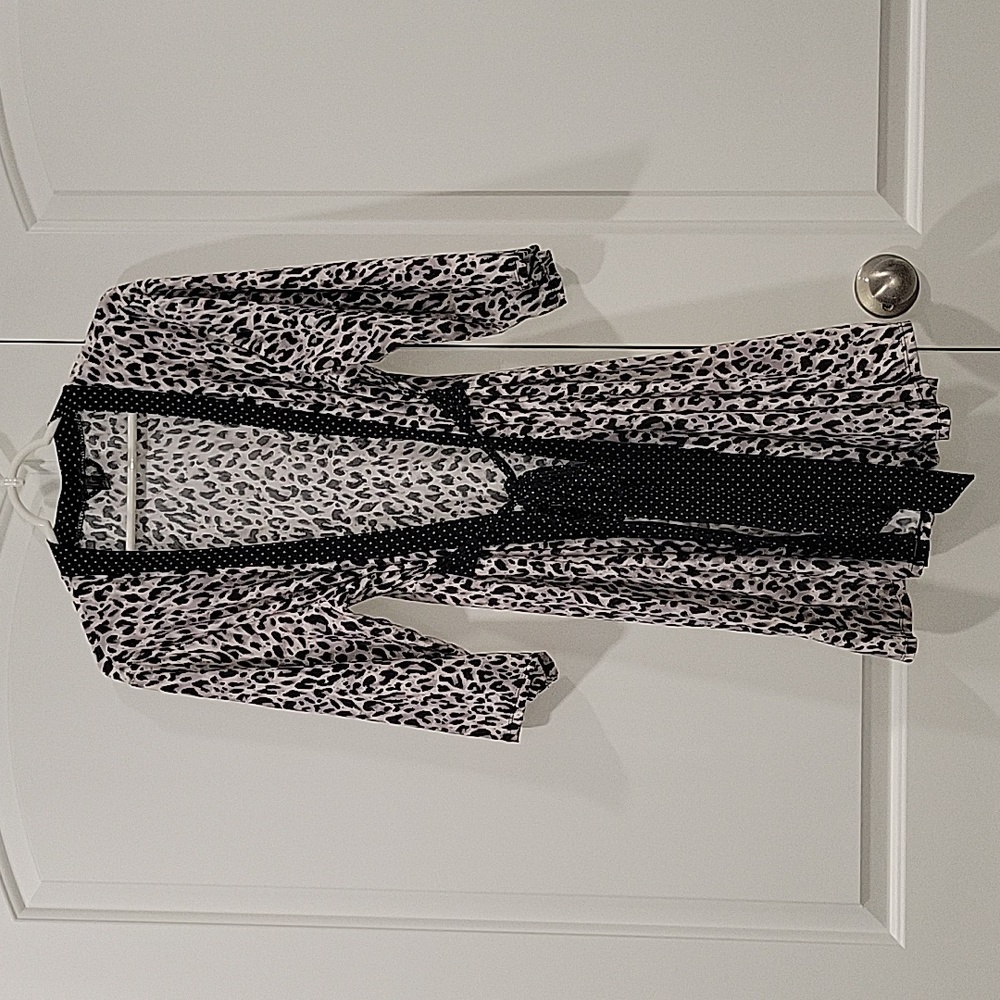 Marilyn Monroe Intimates Lightweight Dressing Robe
